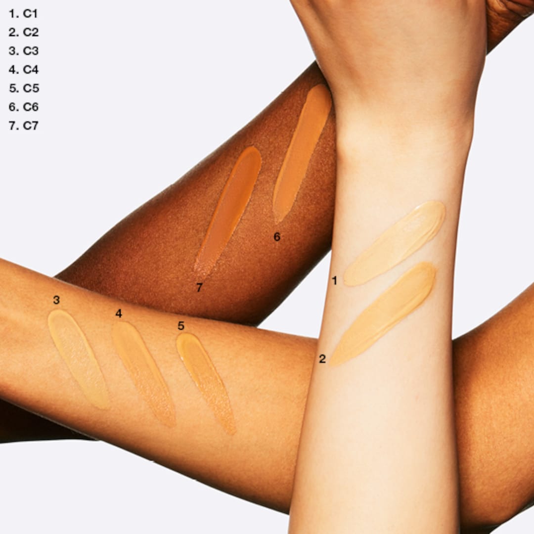 M·A·C STUDIO FACE AND BODY FOUNDATION 120 ML