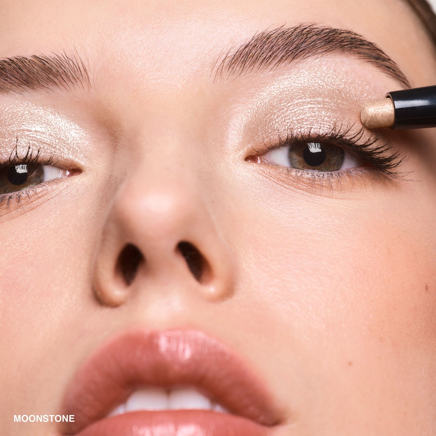 SOMBRA EN CREMA STICK LARGA DURACIÓN BOBBI BROWN