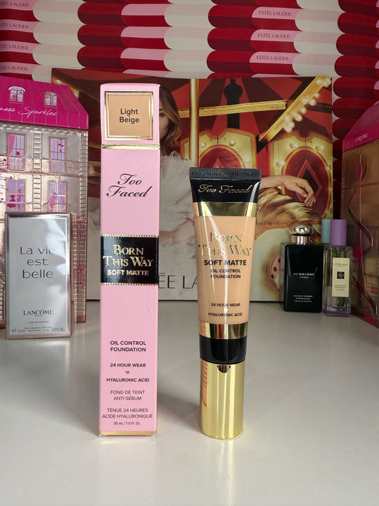 Base de maquillaje too faced mate