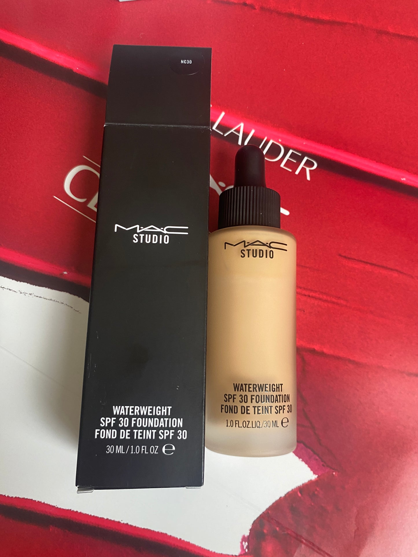 Base de maquillaje mac Waterweight