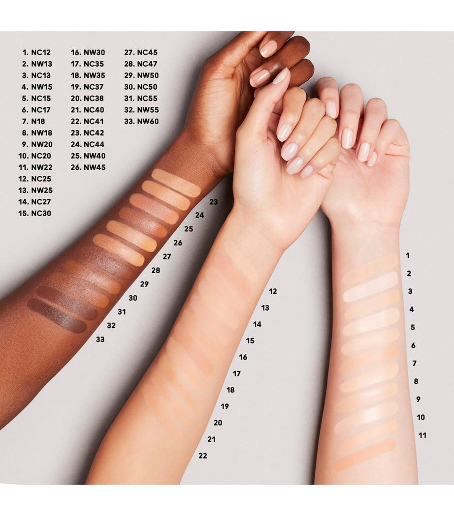 STUDIO FIX FLUID SPF 15 24HR MATTE FOUNDATION + OIL CONTROL