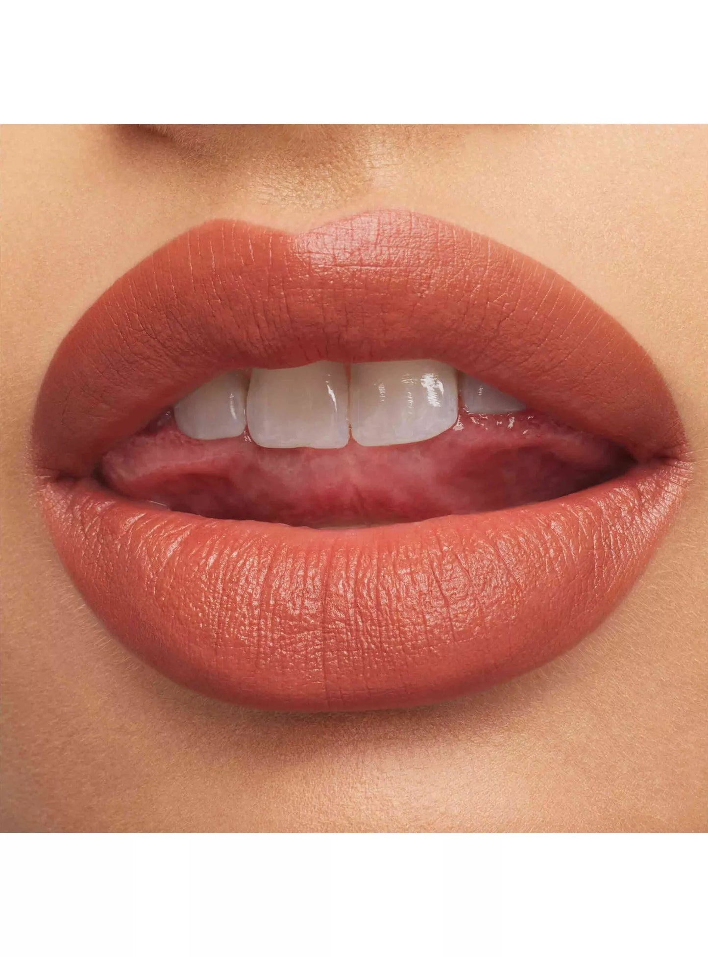 Labial Macximal Silky Matte Lipstick Tono Taupe 3.5g