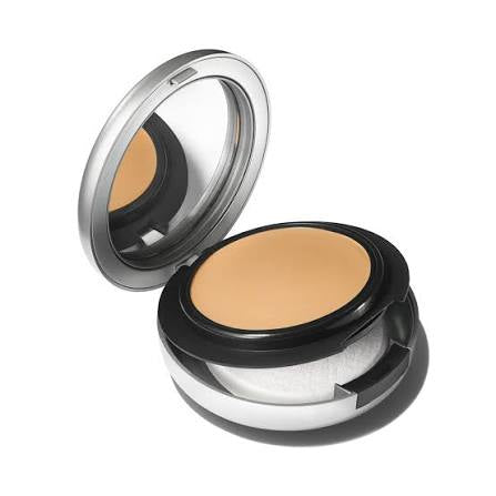 Base de Maquillaje MAC en crema Studio Tech
